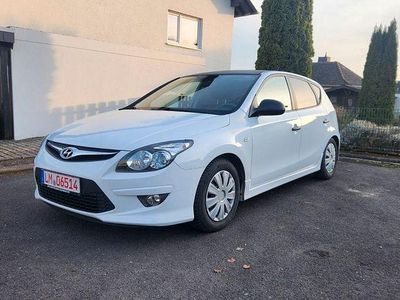 Gebraucht Hyundai i30 Edition 90 PS (66 kW) 2010 Weiß Limousine