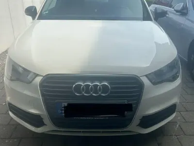 Gebraucht Audi A1 86 PS (63 kW) 2012 Weiß Kleinwagen