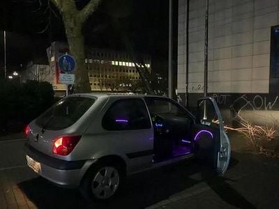 Silber Gebraucht 2001 Ford Fiesta Coupé | 1.599 € (Fairer Preis)