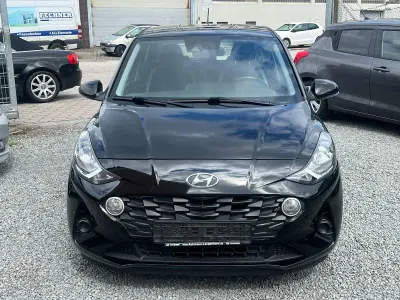 Gebraucht Hyundai i10 Trend 67 PS (49 kW) 2020 Schwarz Kleinwagen
