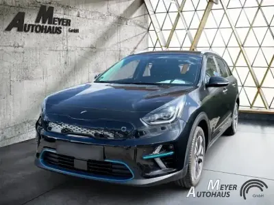 Gebraucht Kia e-Niro 150 kW (204 PS) 2022 Auroraschwarz met SUV
