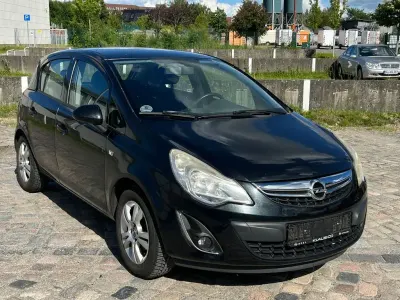 Gebraucht Opel Corsa Active 86 PS (63 kW) 2013 Schwarz Kleinwagen