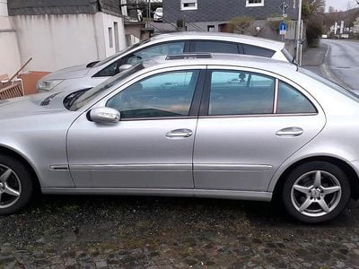 Usata Mercedes E200 163 CV (119 kW) 2003 Argento Berlina