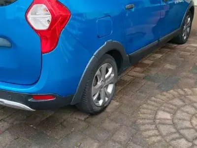 Gebraucht Dacia Lodgy Stepway 116 PS (85 kW) 2017 Blau Van / Kleinbus
