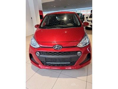 Gebraucht Hyundai i10 Trend 67 PS (49 kW) 2019 Rot Kleinwagen