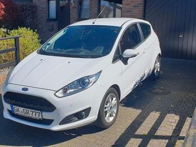 Gebraucht Ford Fiesta SYNC Edition 101 PS (74 kW) 2016 Weiß Kleinwagen