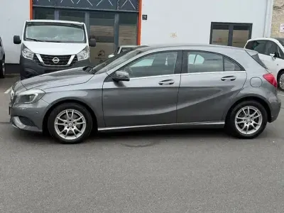 Gebraucht Mercedes A180 122 PS (89 kW) 2012 Grau Kleinwagen