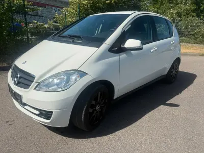 Gebraucht Mercedes A160 95 PS (69 kW) 2011 Weiß Kleinwagen