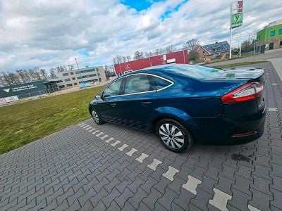 Gebraucht Ford Mondeo 163 PS (119 kW) 2013 Blau Limousine