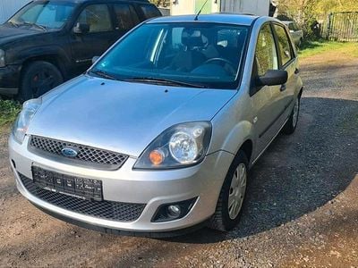 Usata Ford Fiesta 80 CV (58 kW) 2007 Argento Utilitaria