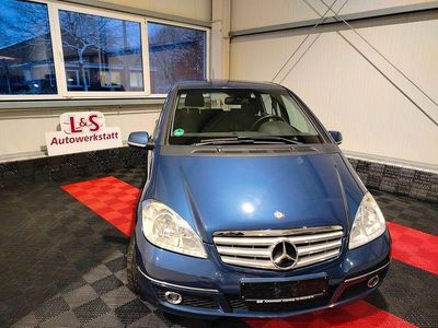 Gebraucht Mercedes A160 95 PS (69 kW) 2011 Blau Limousine