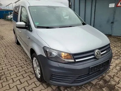 Używany VW Caddy Trendline 102 KM (75 kW) 2018 Srebrny Minivan
