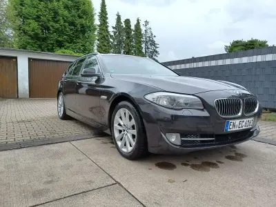 Gebraucht BMW 520 184 PS (135 kW) 2013 Grau Kombi