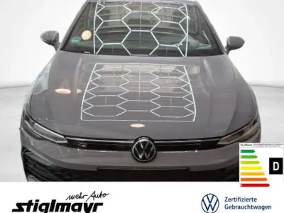 Gebraucht VW Golf VIII R-line 150 PS (110 kW) 2025 Mondsteingrau Limousine