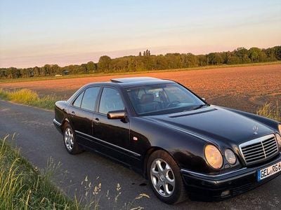 Mercedes E280