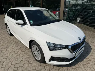 Gebraucht Skoda Scala Cool Plus 95 PS (69 kW) 2020 Weiß Kleinwagen