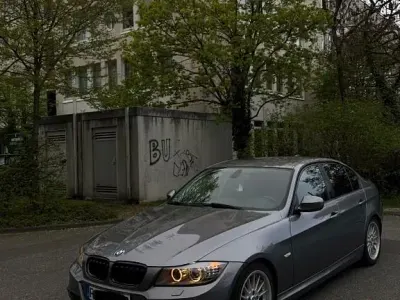 Gebraucht BMW 335 Lifestyle 286 PS (210 kW) 2010 Grau Limousine
