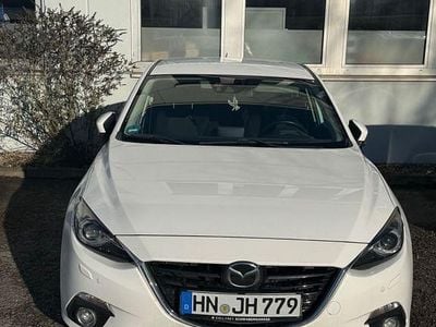 Weiß Gebraucht 2015 Mazda 3 Sports-Line Limousine | 12.500 € (Fairer Preis)