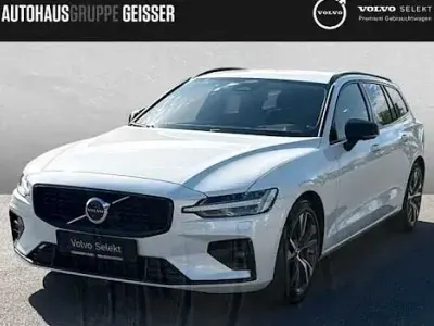 Używany Volvo V60 Plus 197 KM (144 kW) 2025 Biały Kombi