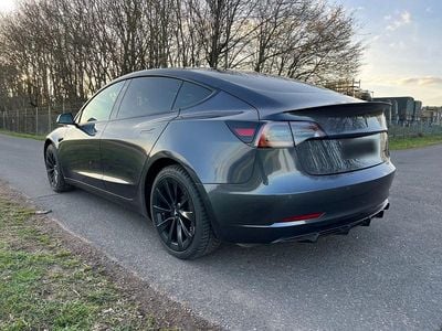 Begagnad Tesla Model 3 324 kW (441 HK) 2021 Grå Sedan