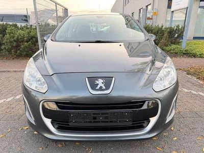 Gebraucht Peugeot 308 Active 120 PS (88 kW) 2012 Grau Limousine