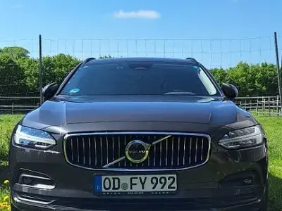 Gebraucht Volvo V90 Momentum 235 PS (172 kW) 2021 Grau Kombi