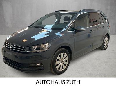 Grau Gebraucht 2023 VW Touran Comfortline Van / Kleinbus | 27.990 € (Fairer Preis)
