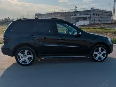 Gebraucht Mercedes ML320 224 PS (164 kW) 2008 Schwarz SUV