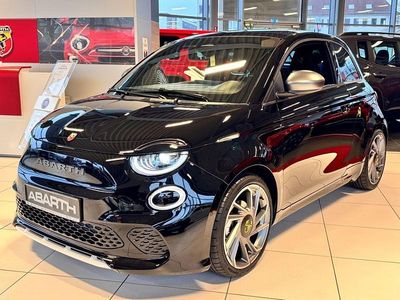 Schwarz Neu 2025 Abarth 500e Turismo Kleinwagen | 39.390 € (Fairer Preis)