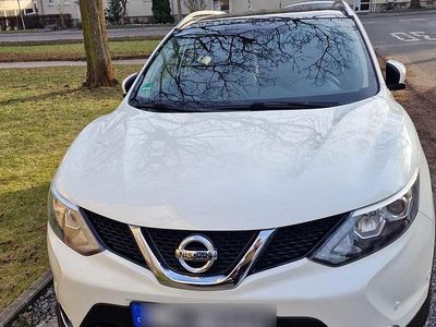 Gebraucht Nissan Qashqai 128 PS (94 kW) 2016 Weiß SUV