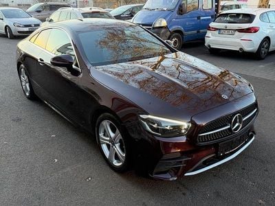 Gebraucht Mercedes E300 AMG line 258 PS (189 kW) 2021 Rot