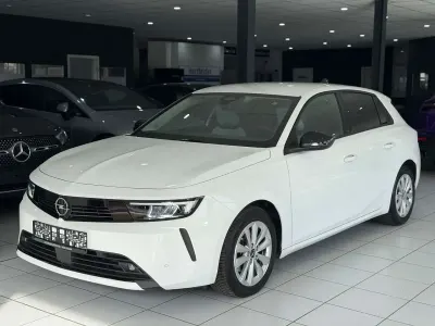 Begagnad Opel Astra 131 HK (96 kW) 2023 Vit Halvkombi