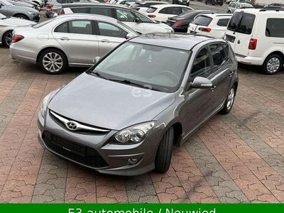 Gebraucht Hyundai i30 109 PS (80 kW) 2012 Grau Limousine