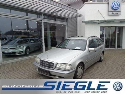 Silber metallic Gebraucht 1999 Mercedes C200 Elegance Kombi | 990 € (Etwas zu teuer)