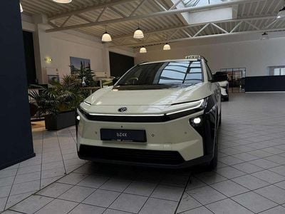 Neu Toyota bZ4X 166 kW (226 PS) 2026 Tiefschwarz mica metallic SUV