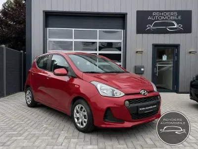 Gebraucht Hyundai i10 Pure 67 PS (49 kW) 2019 Rot Kleinwagen