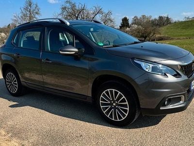 Gebraucht Peugeot 2008 Signature Sky 101 PS (74 kW) 2019 Grau SUV