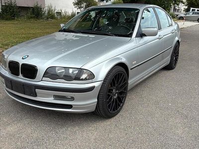 BMW 323