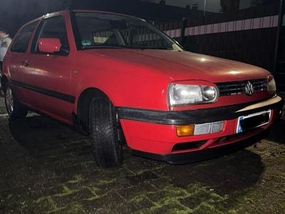 Rot Gebraucht 1996 VW Golf III Kleinwagen | 2.600 €