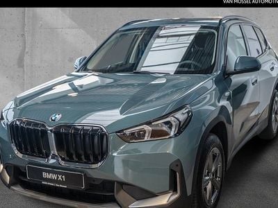 Neu BMW X1 Sport Line 170 PS (125 kW) 2026 Cape york green metallic SUV
