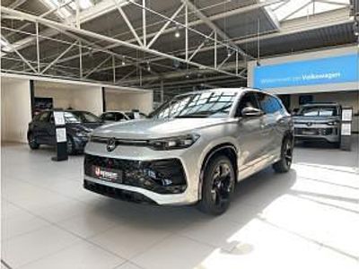 Neu VW Tayron R-line 150 PS (110 kW) 2026 Oyster silver metallic SUV