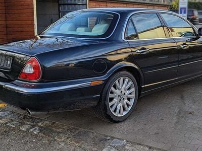 Jaguar XJ8