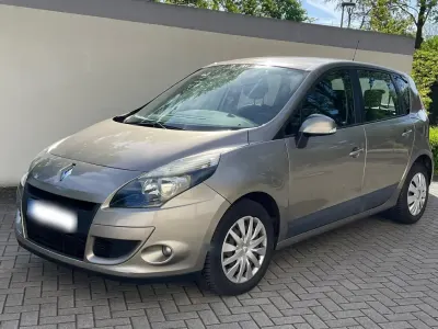 Usata Renault Scénic III 106 CV (77 kW) 2010 Beige Monovolume
