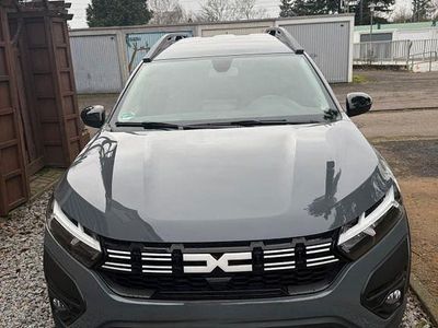 Grau Gebraucht 2023 Dacia Jogger Extreme Van / Kleinbus | 18.500 € (Fairer Preis)