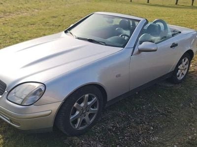 Usata Mercedes SLK200 136 CV (100 kW) 1998 Argento Cabrio