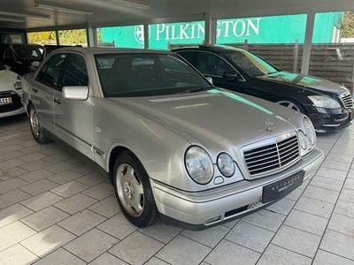 Silber Gebraucht 1998 Mercedes E290 Limousine | 4.999 €