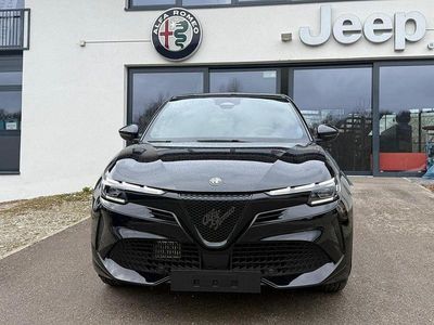 Neu Alfa Romeo Junior Ti 136 PS (100 kW) 2026 Schwarz SUV