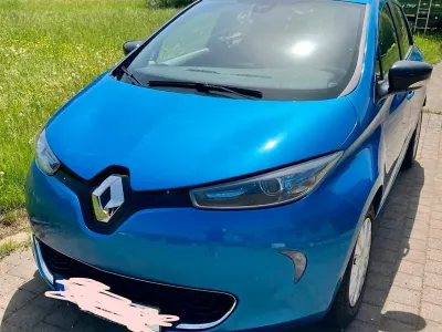 Używany Renault Zoe Intens 64 kW (88 KM) 2016 Niebieski Hatchback