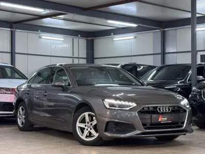 Gebraucht Audi A4 Basis 136 PS (100 kW) 2020 Grau Limousine