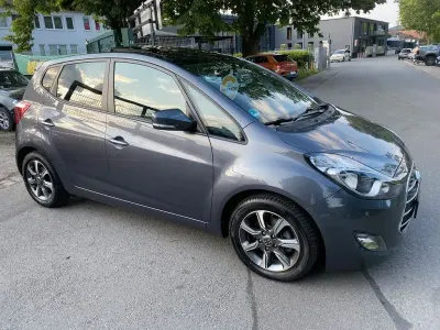 Gebraucht Hyundai ix20 Space Plus 125 PS (91 kW) 2019 Micron grey / met Kleinwagen